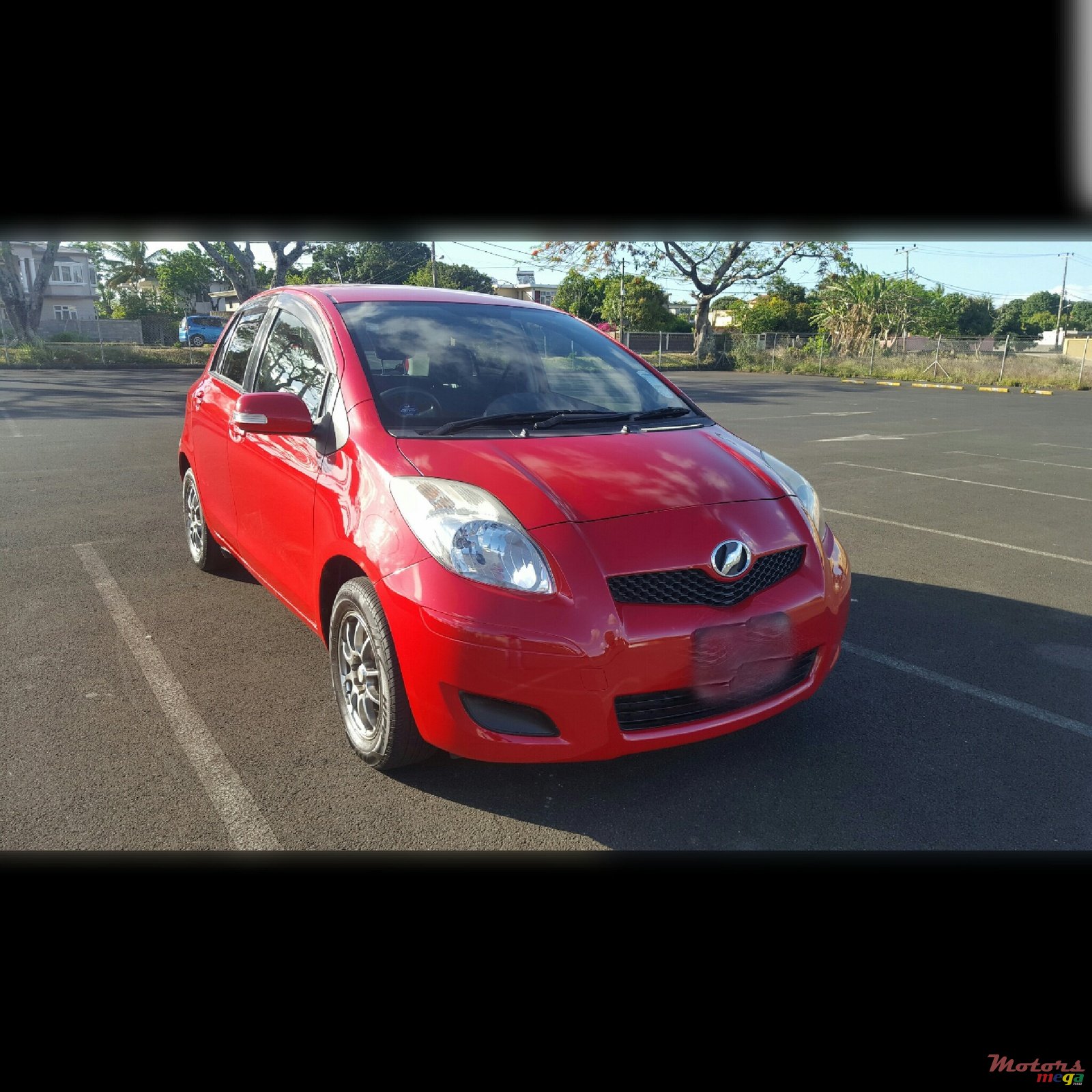 2009' Toyota Vitz photo #1