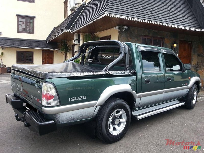 2000' Isuzu photo #3