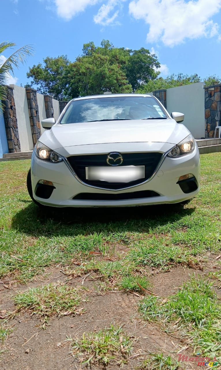 2015' Mazda 3 photo #1