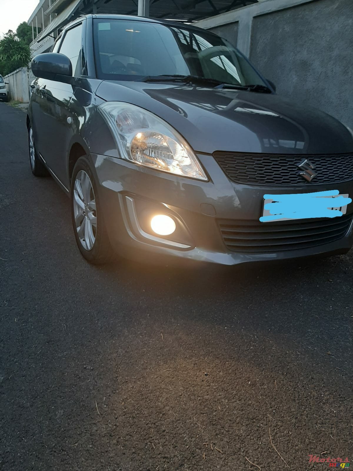 2015' Suzuki Swift photo #3