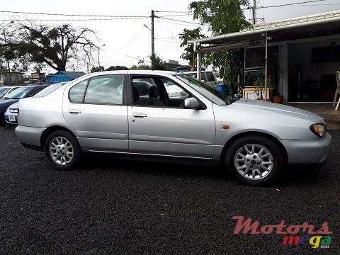 2001' Nissan Primera photo #4