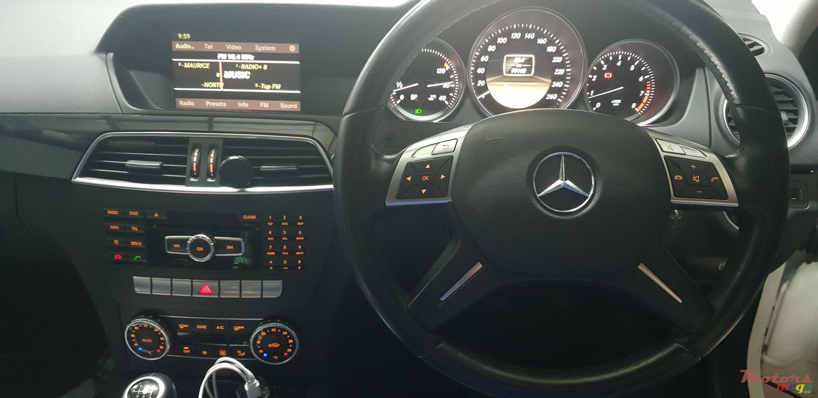 2011' Mercedes-Benz C-Class Facelift photo #1