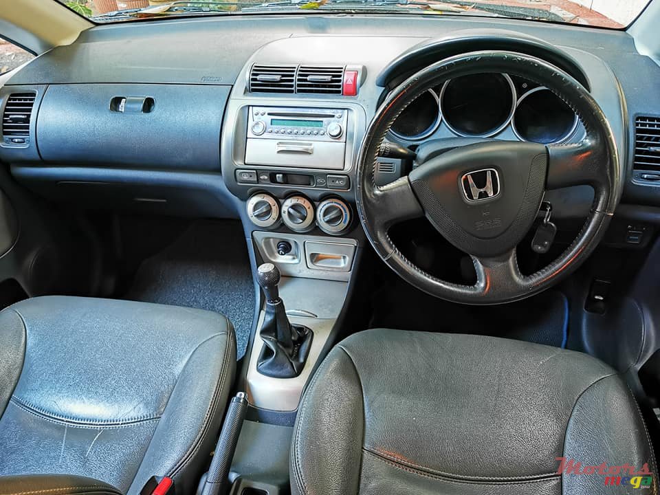 2007' Honda City photo #5