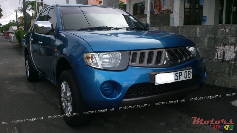 2008' Mitsubishi Sportero L200 photo #2