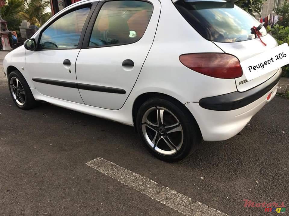 2000' Peugeot 206 photo #1