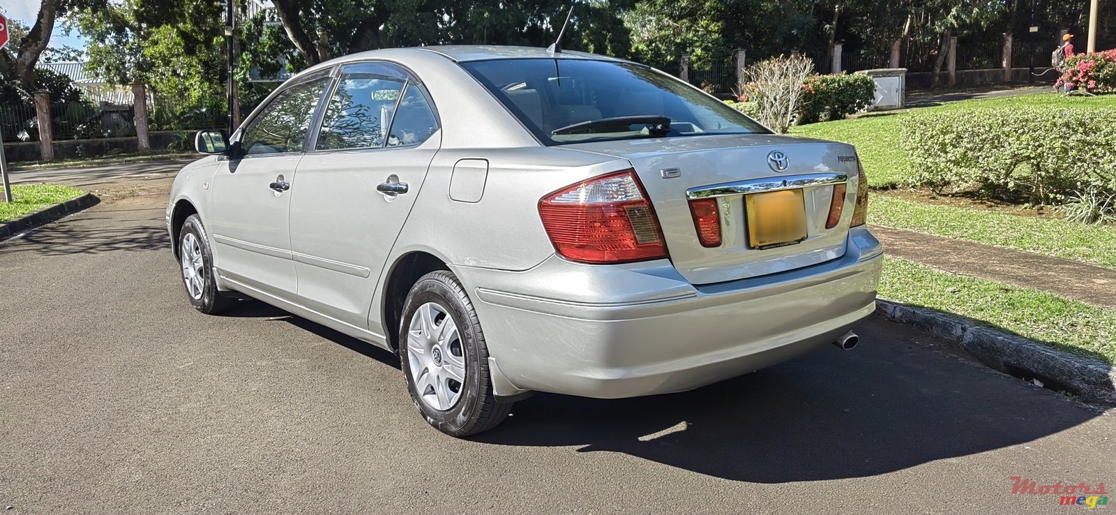 2004' Toyota Premio photo #4