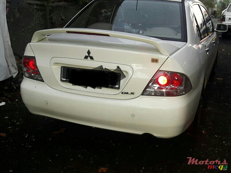 2005' Mitsubishi Lancer photo #1