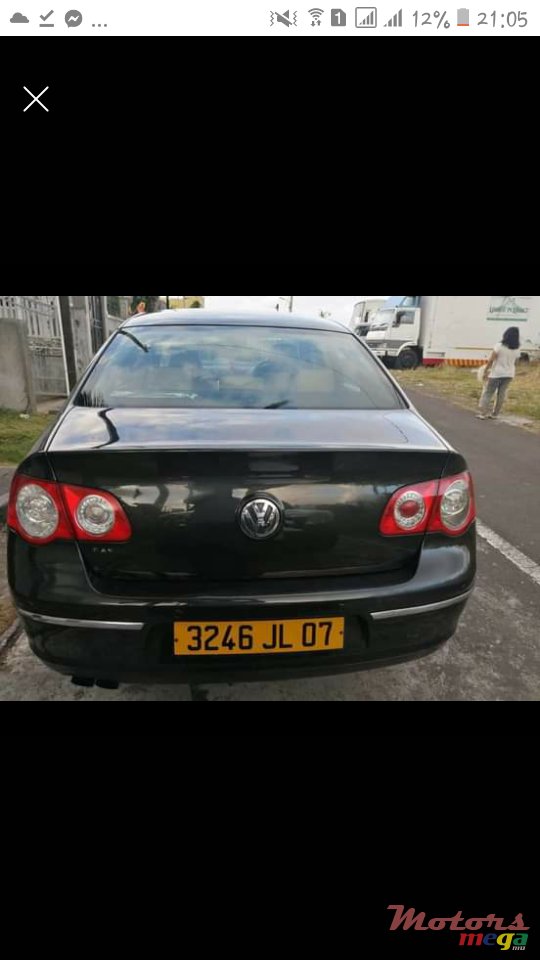 2007' Volkswagen Passat photo #2