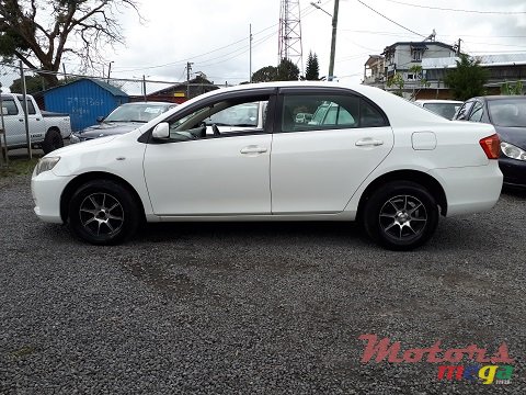 2006' Toyota Axio photo #4