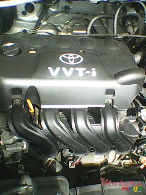 2005' Toyota Corolla photo #2