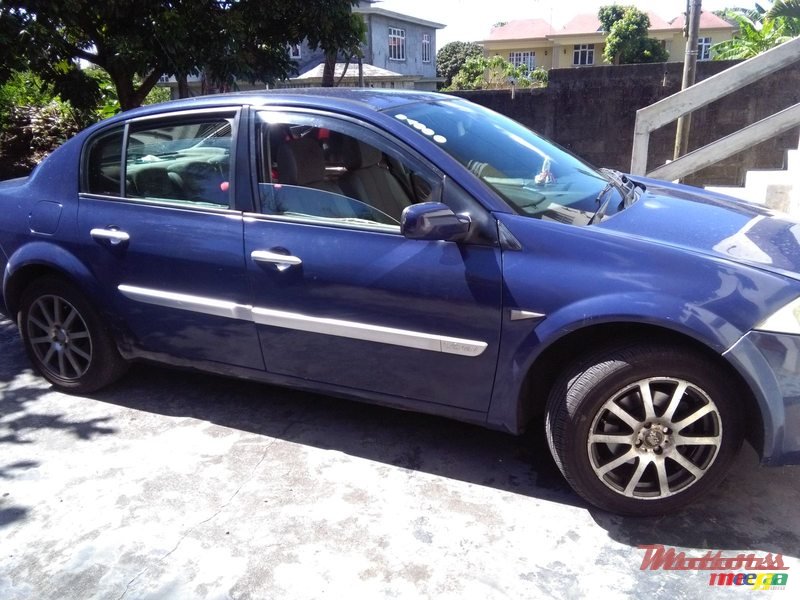 2005' Renault Megane photo #1