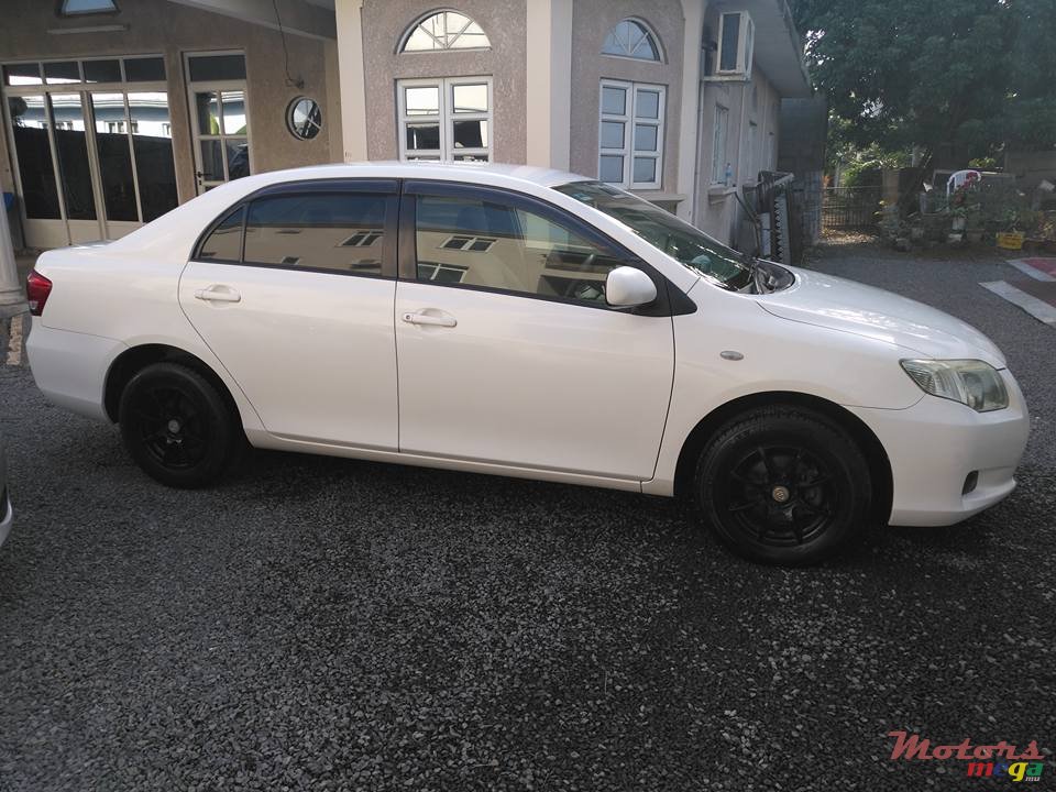 2010' Toyota Axio photo #2