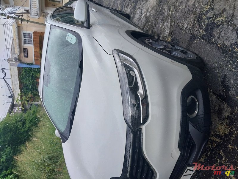 2017' Renault Kadjar photo #2