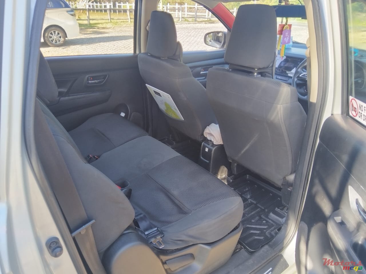 2019' Suzuki Ertiga photo #5