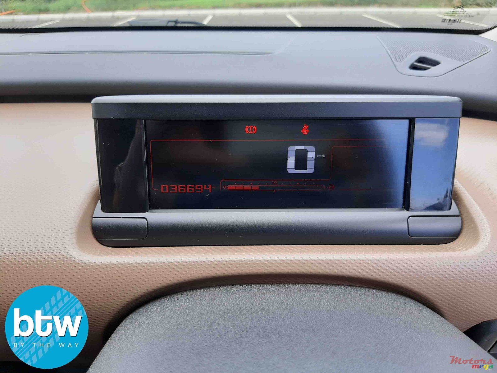 2018' Citroen C4 photo #7