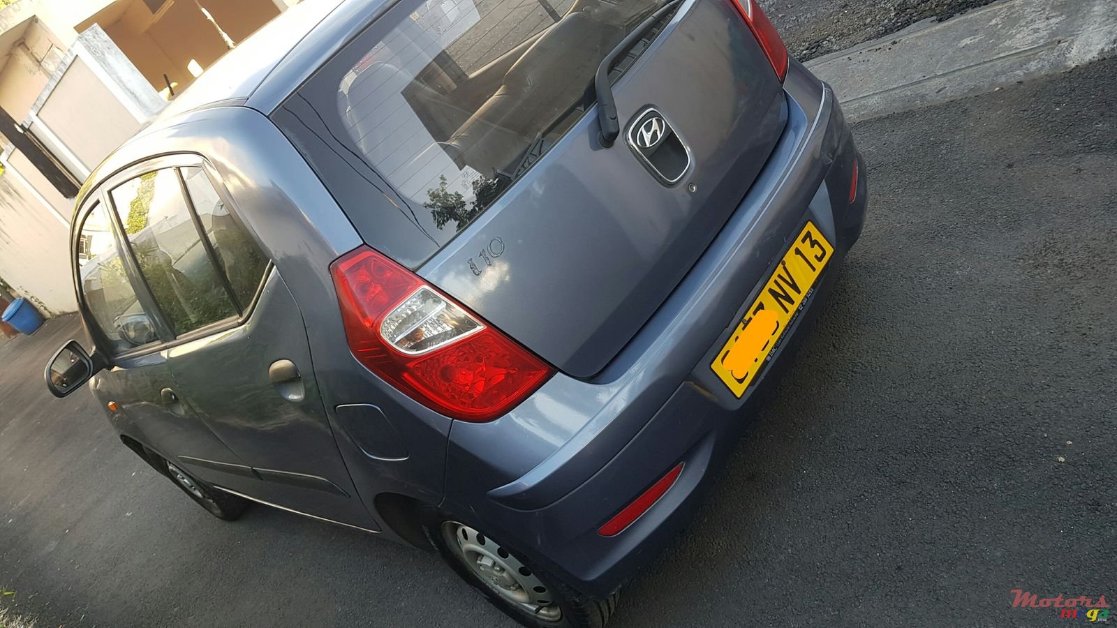 2013' Hyundai i10 Automatic transmission photo #2