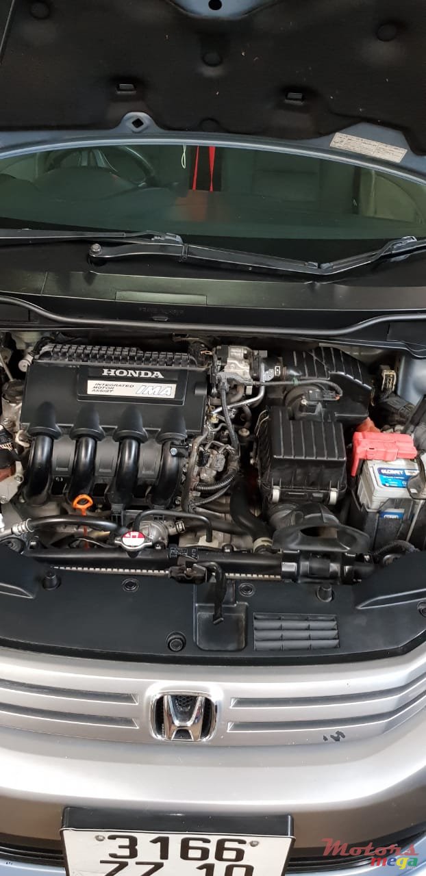 2010' Honda Insight Hybrid photo #2