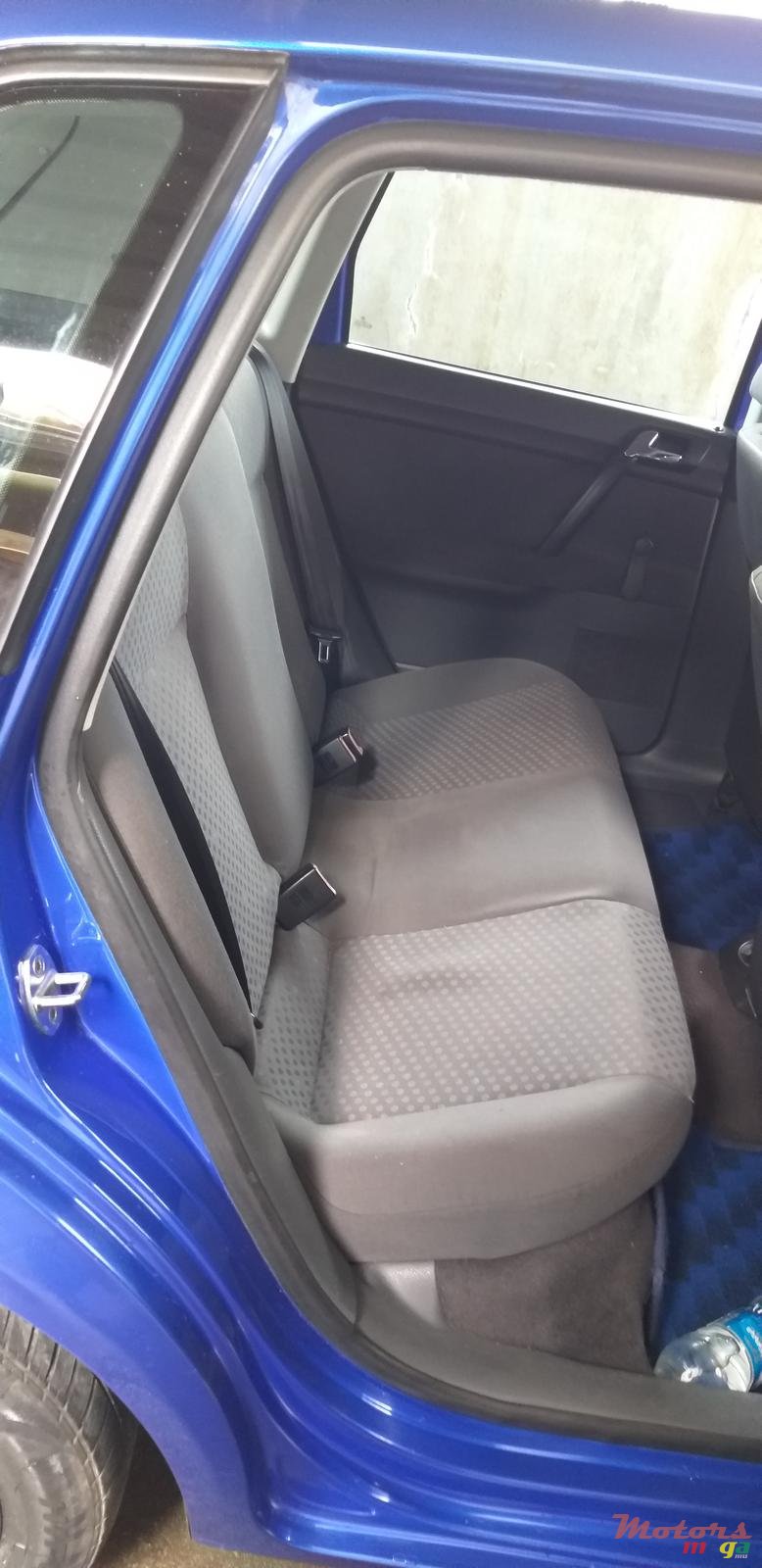 2002' Volkswagen Polo photo #5