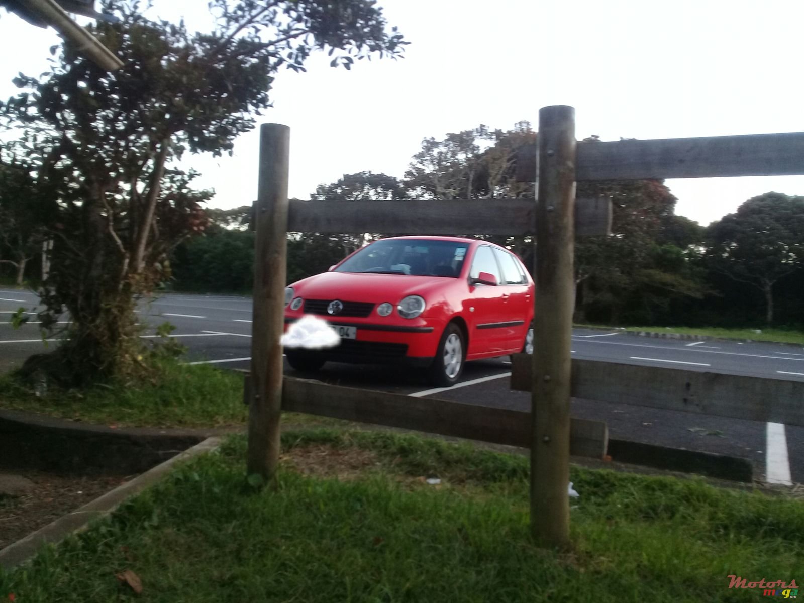 2004' Volkswagen Polo photo #2