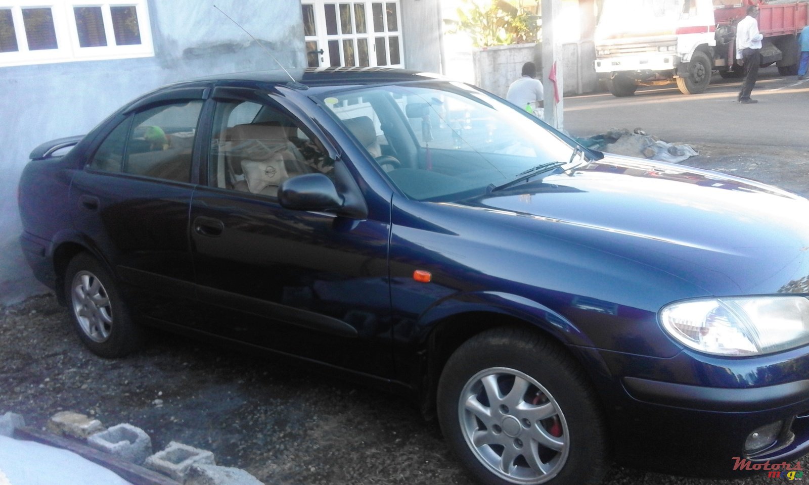 2003' Nissan N16 photo #1