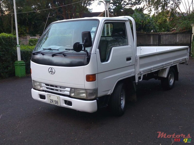 1998' Toyota Dyna photo #3