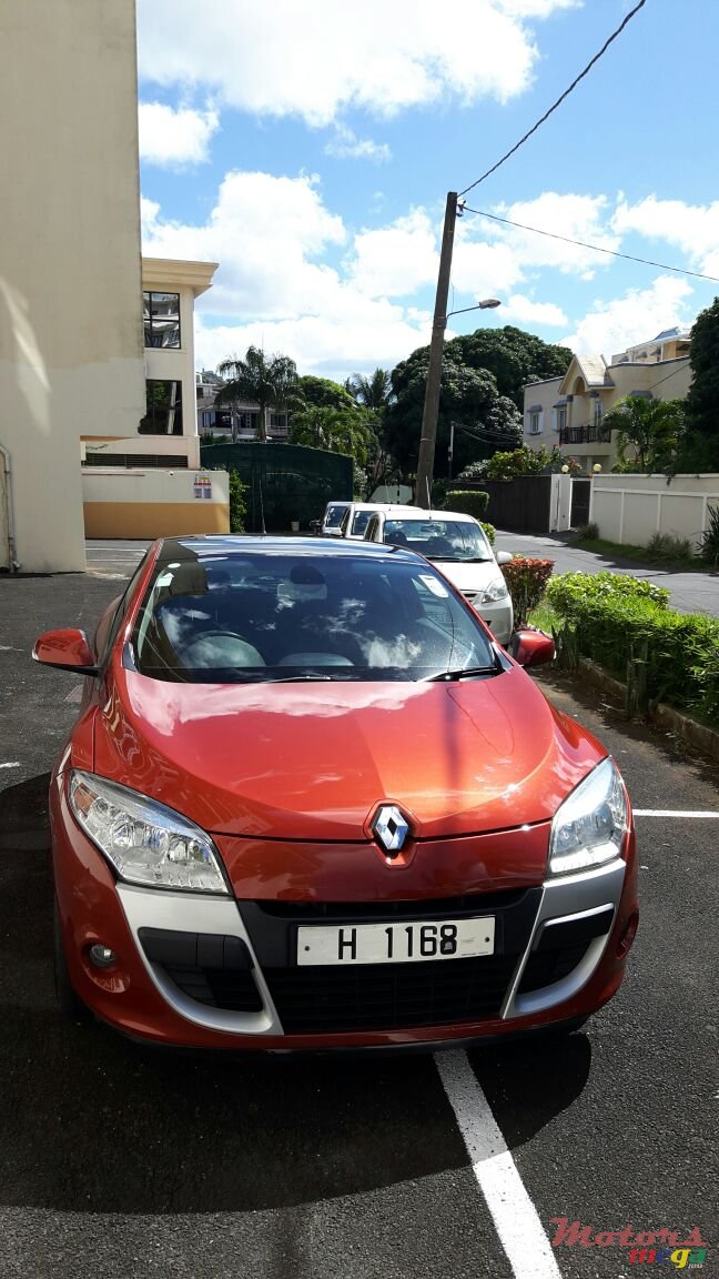 2010' Renault MEGANE COUPÉ, 2portes_ Sport photo #1