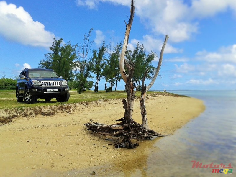 2003' Toyota LANDCRUISER GX PRADO FJ120 photo #1