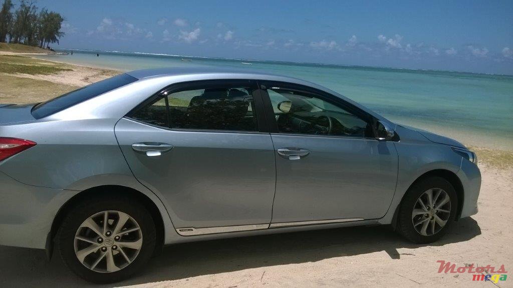 2015' Toyota Corolla photo #2