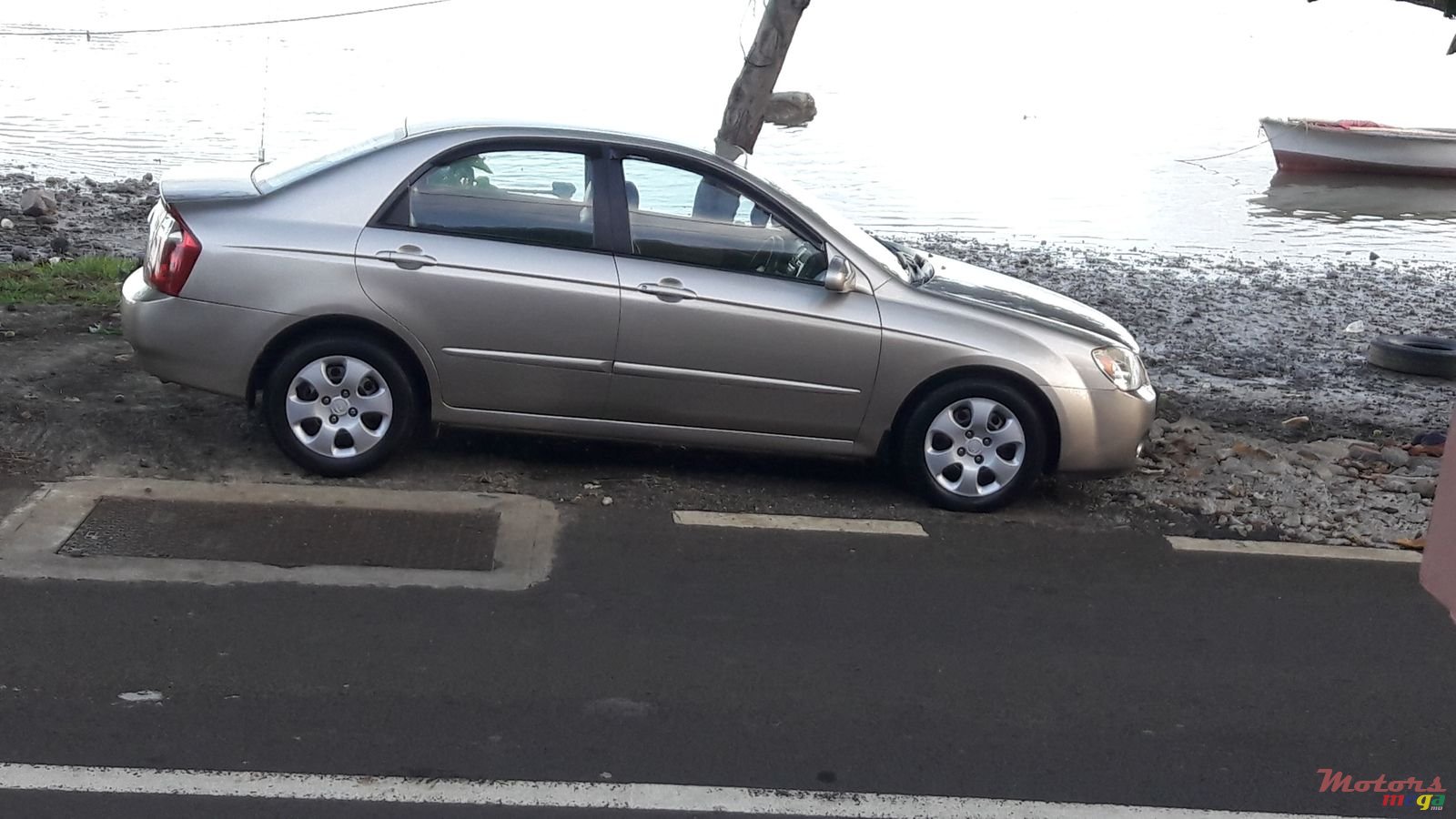 2005' Kia Cerato photo #1
