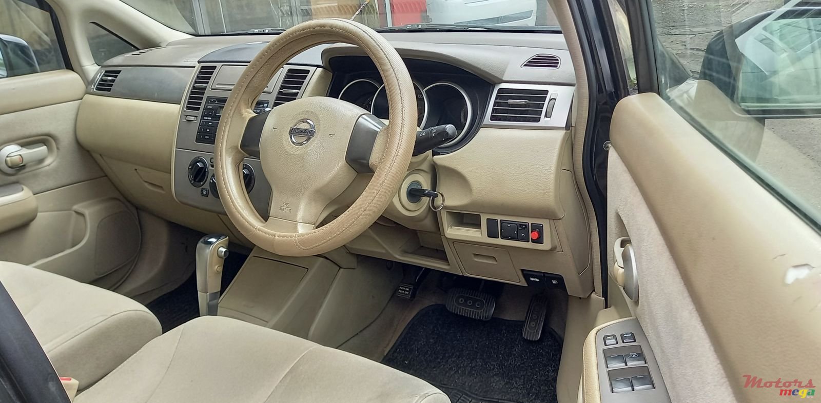 2006' Nissan Tiida photo #3