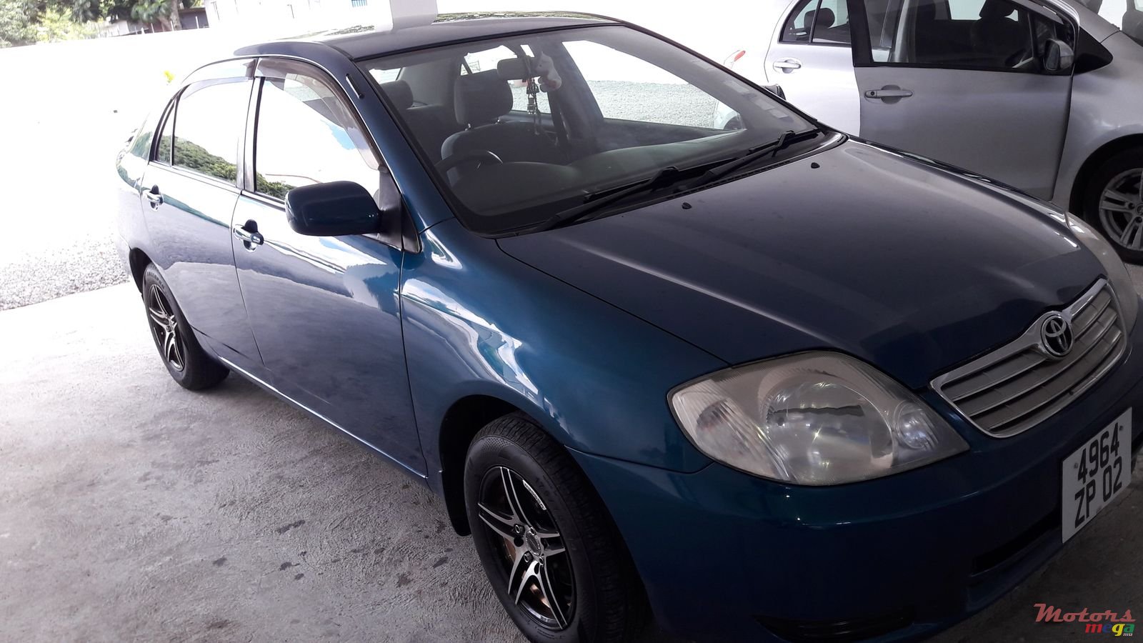 2009' Toyota Vitz photo #1