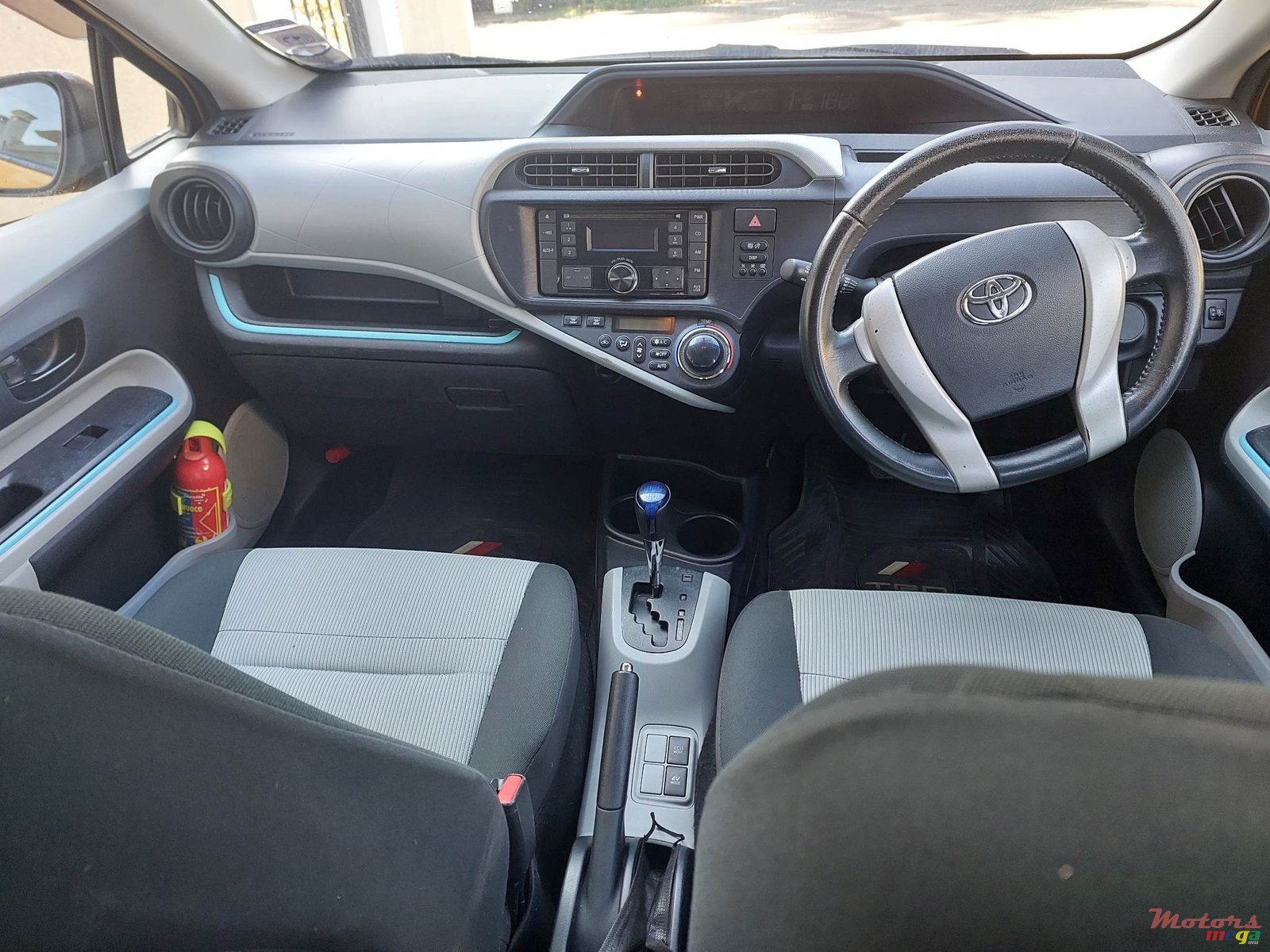 2012' Toyota Aqua photo #7