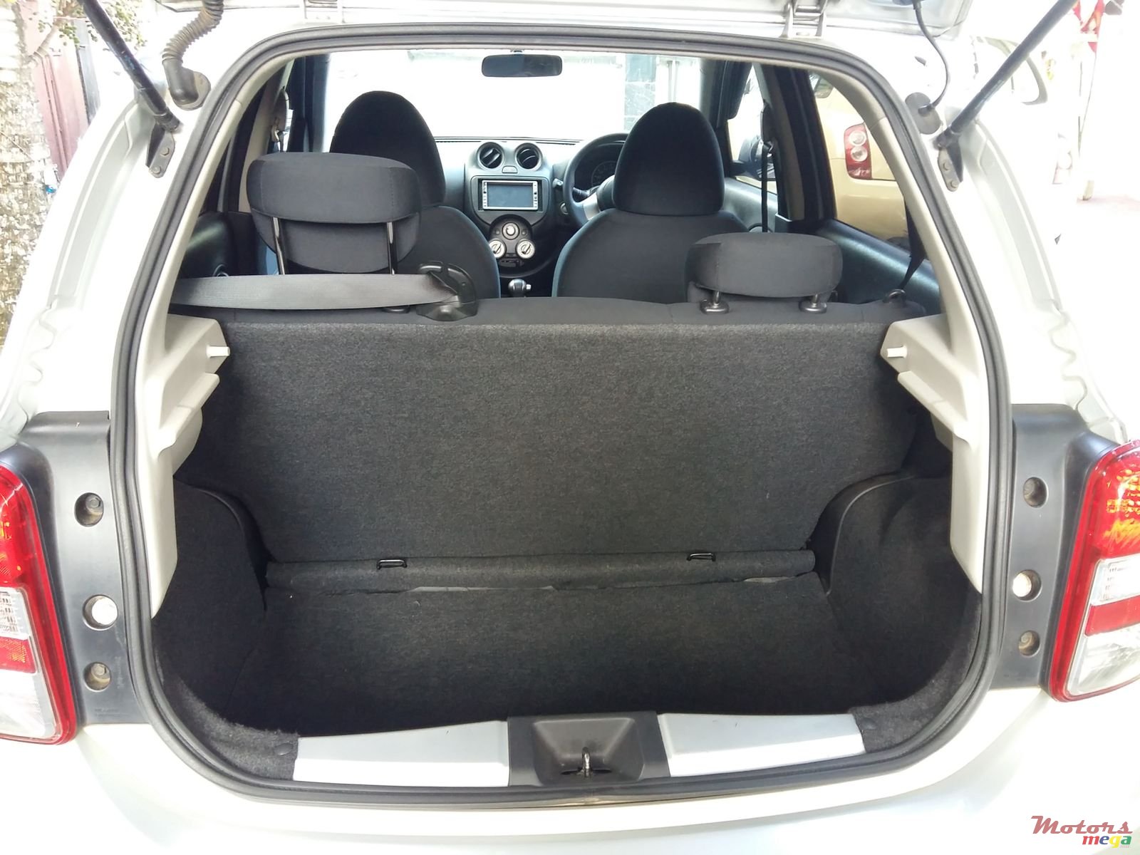 2011' Nissan March photo #6