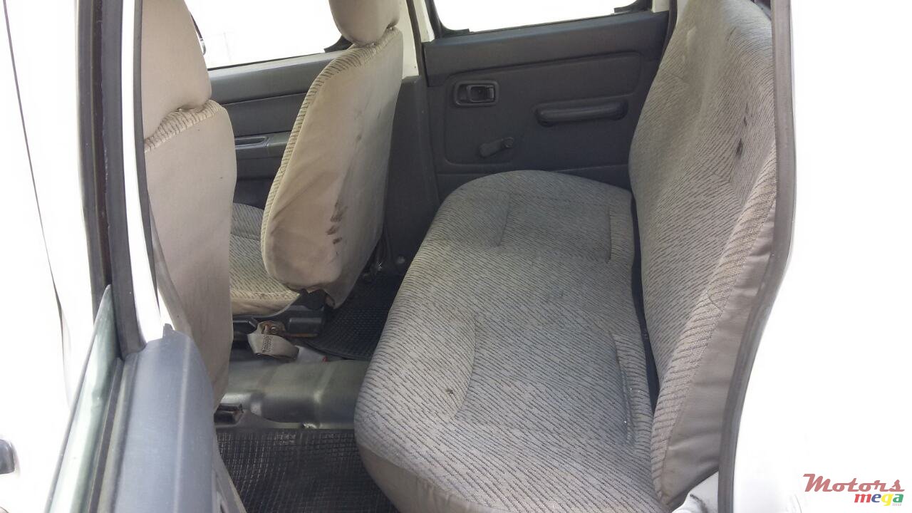 1997' Nissan Hardbody photo #1