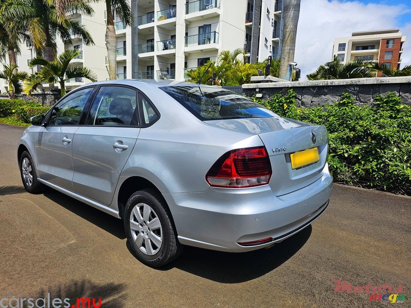 2017' Volkswagen Polo 1.4 Sedan photo #3