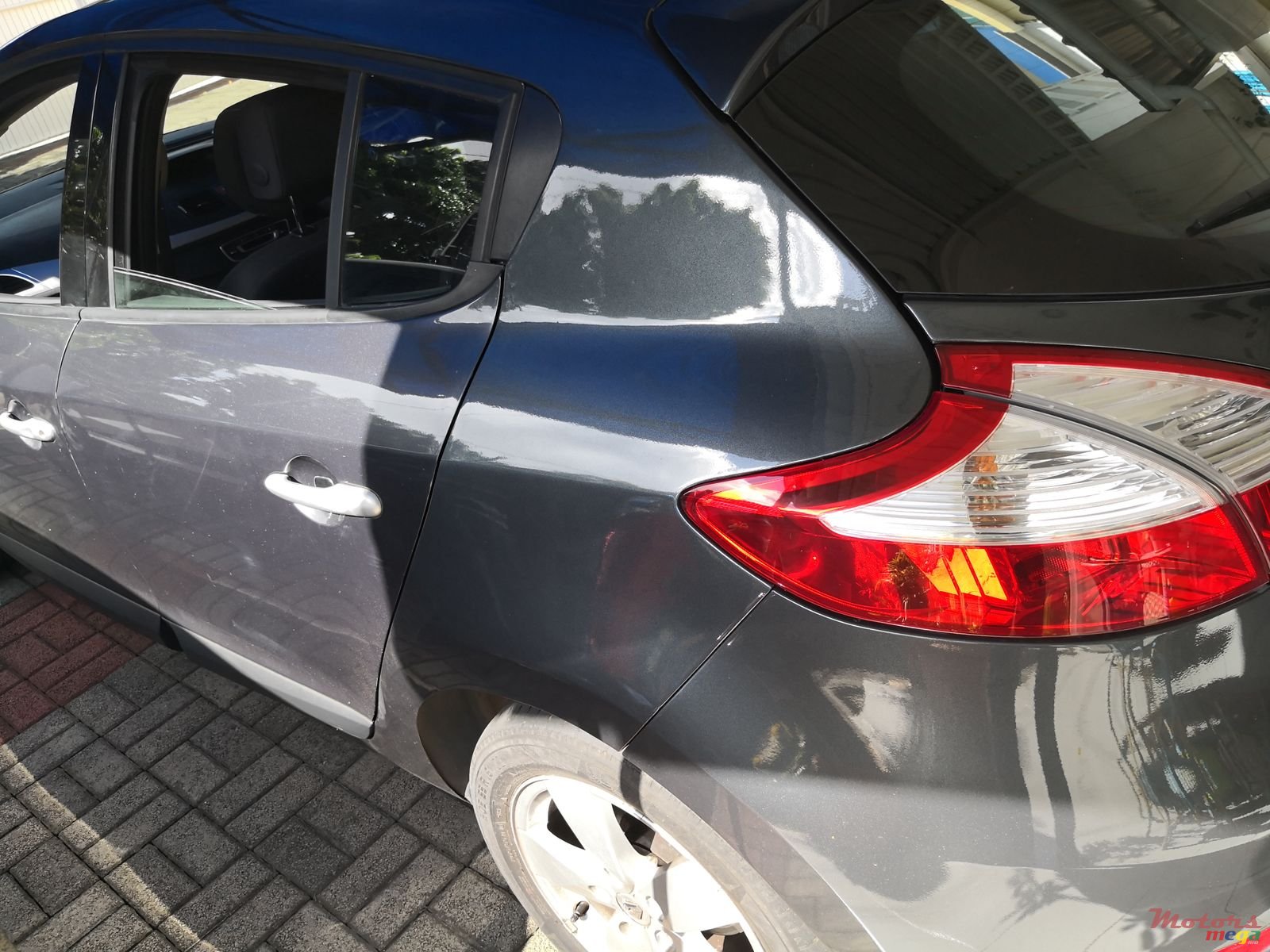 2011' Renault Megane photo #5