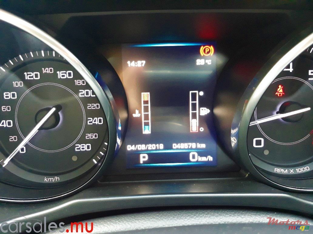 2016' Jaguar XE 25t R-sport photo #7