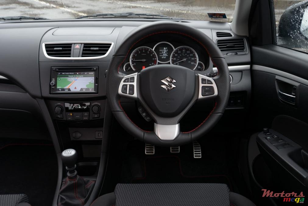 2014' Suzuki Swift photo #3