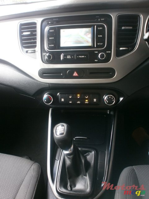 2014' Kia Carens photo #7