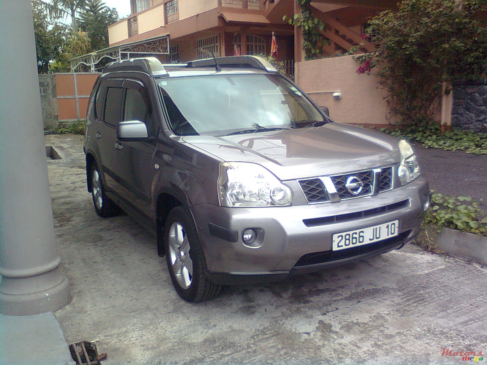 2010' Nissan X-Trail photo #1