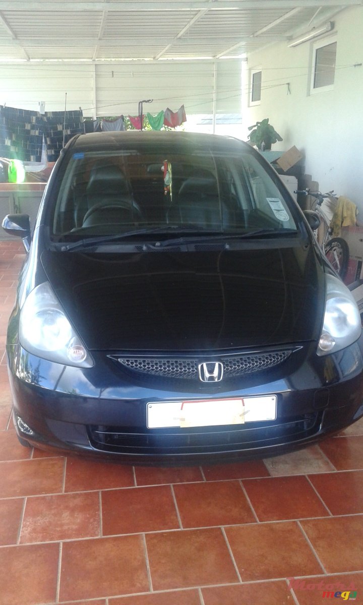 2005' Honda Fit photo #1