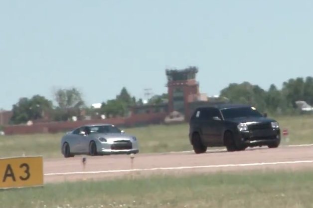Watch this 840-hp Jeep Grand Cherokee SRT8 Walk Away From GT-Rs and M3s
