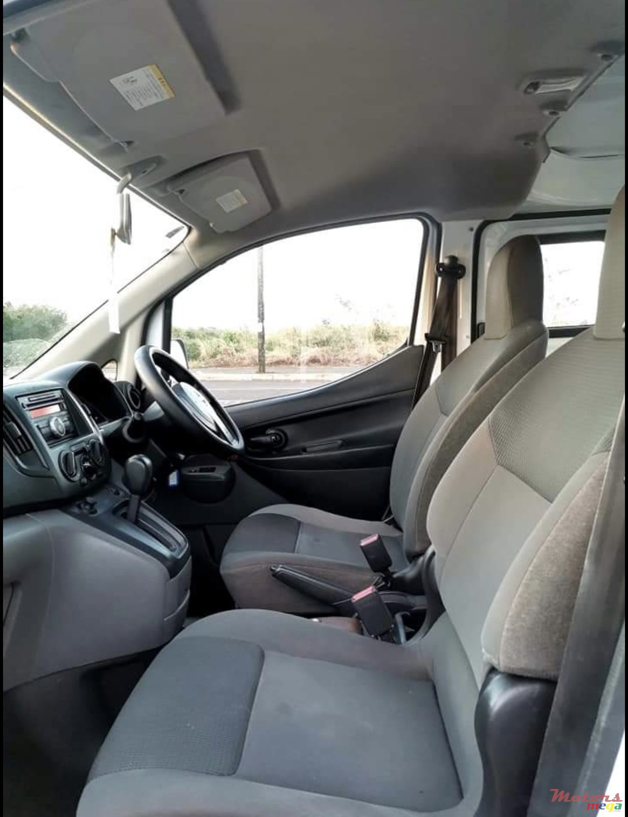 2015' Nissan NV photo #3