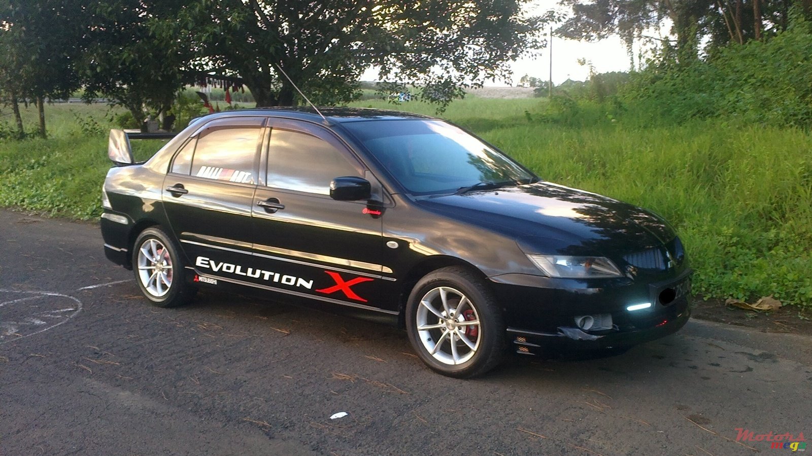 2003' Mitsubishi Lancer photo #2