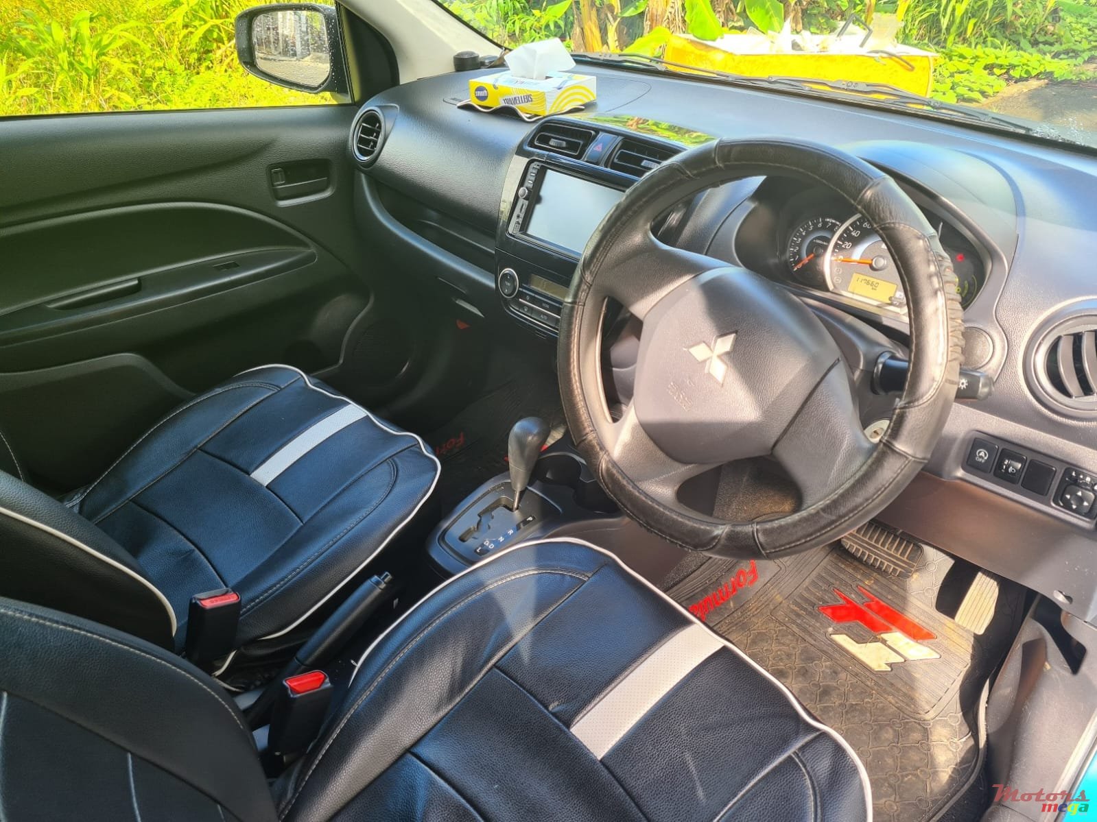 2013' Mitsubishi Mirage photo #3