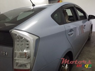 2011' Toyota Prius photo #3