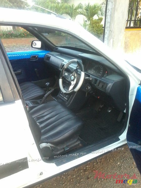 1992' Mitsubishi photo #2