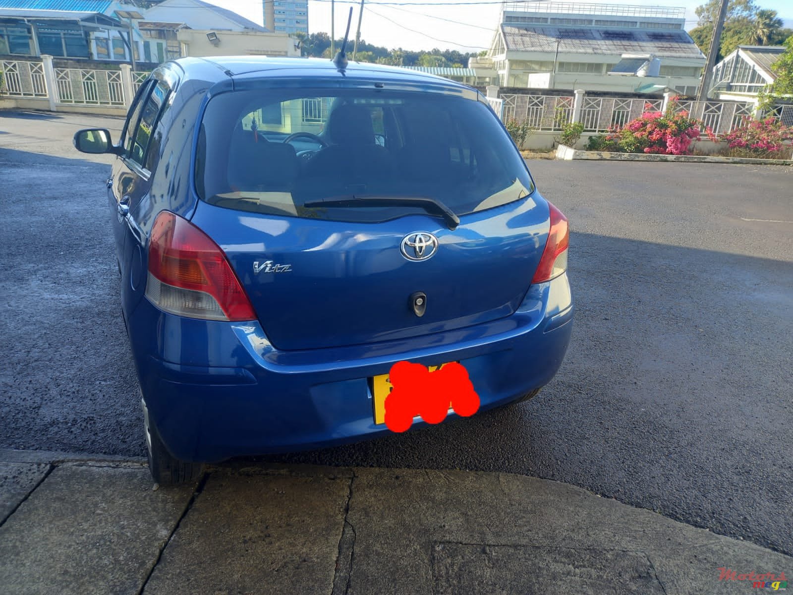 2009' Toyota Vitz photo #7