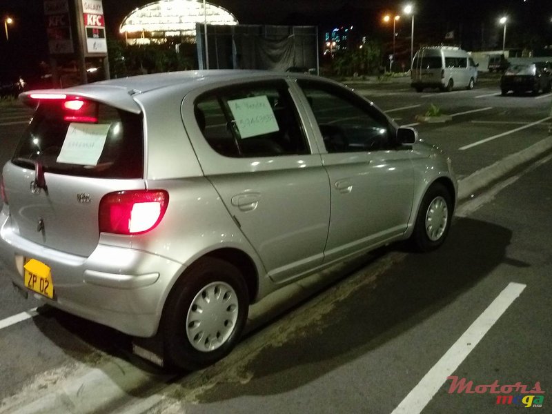 2002' Toyota Vitz photo #4