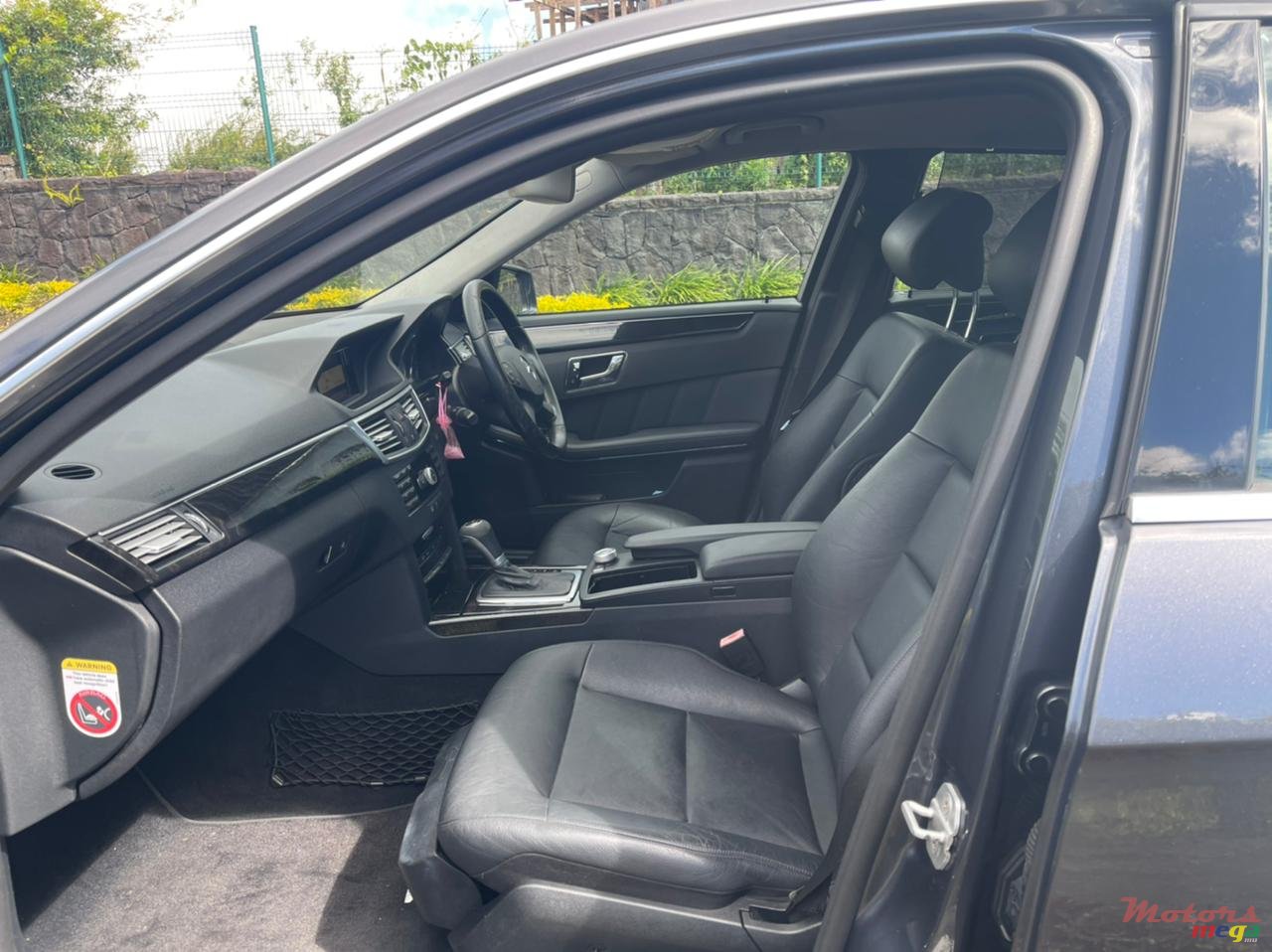 2010' Mercedes-Benz E-Class photo #1